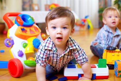 As melhores brincadeiras para estimular o desenvolvimento do seu filho por idade